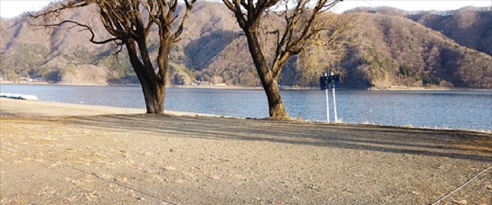 西湖 自由キャンプ場